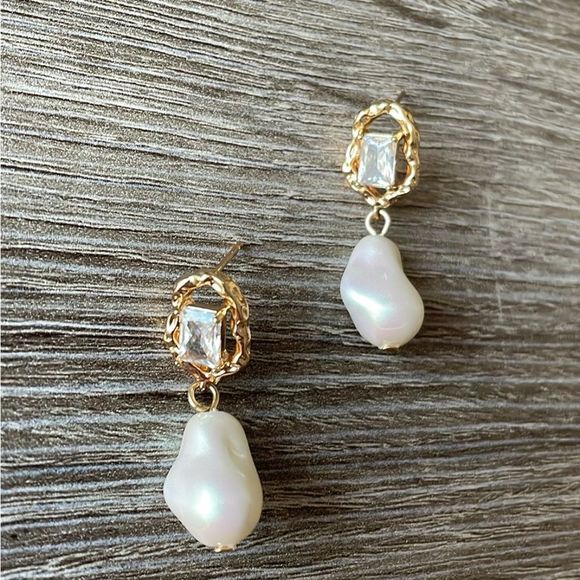 Italian vintage style earrings A48 - Picture 3 of 3